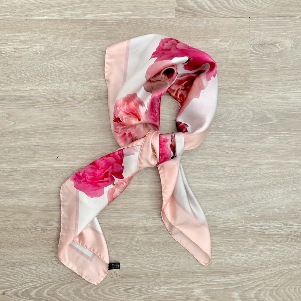 100% Silk Floral Pink Scarf. Made in Italy